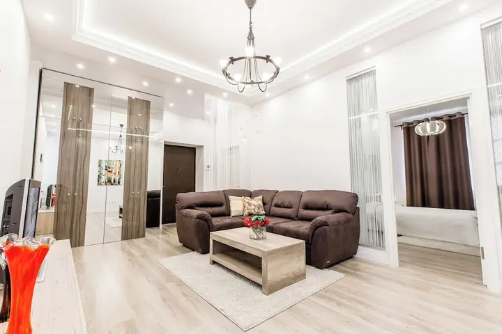 Минск: Apartment on Nezavisimosti 43