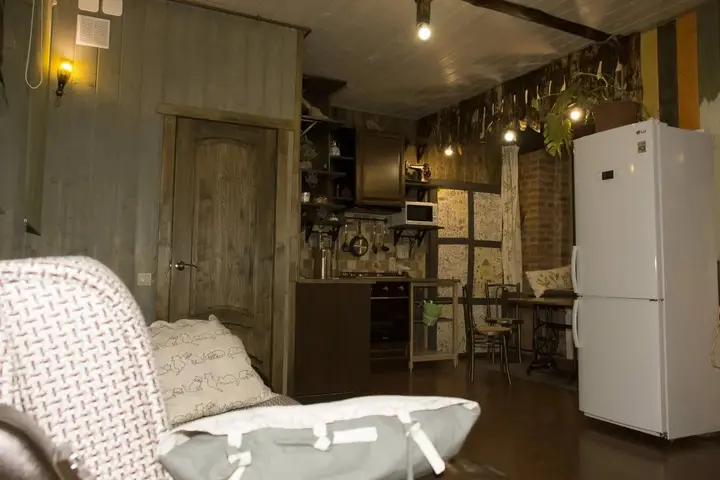 Gorki: Aleksandra & Nikita's Apartment