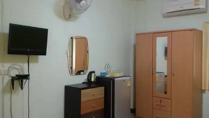 Сакон Накхон: C N Residence