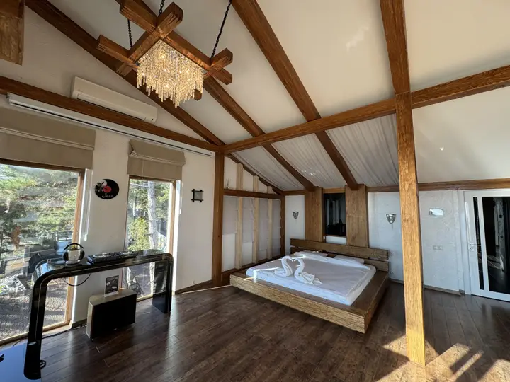 Восход: Вилла Villa Rose