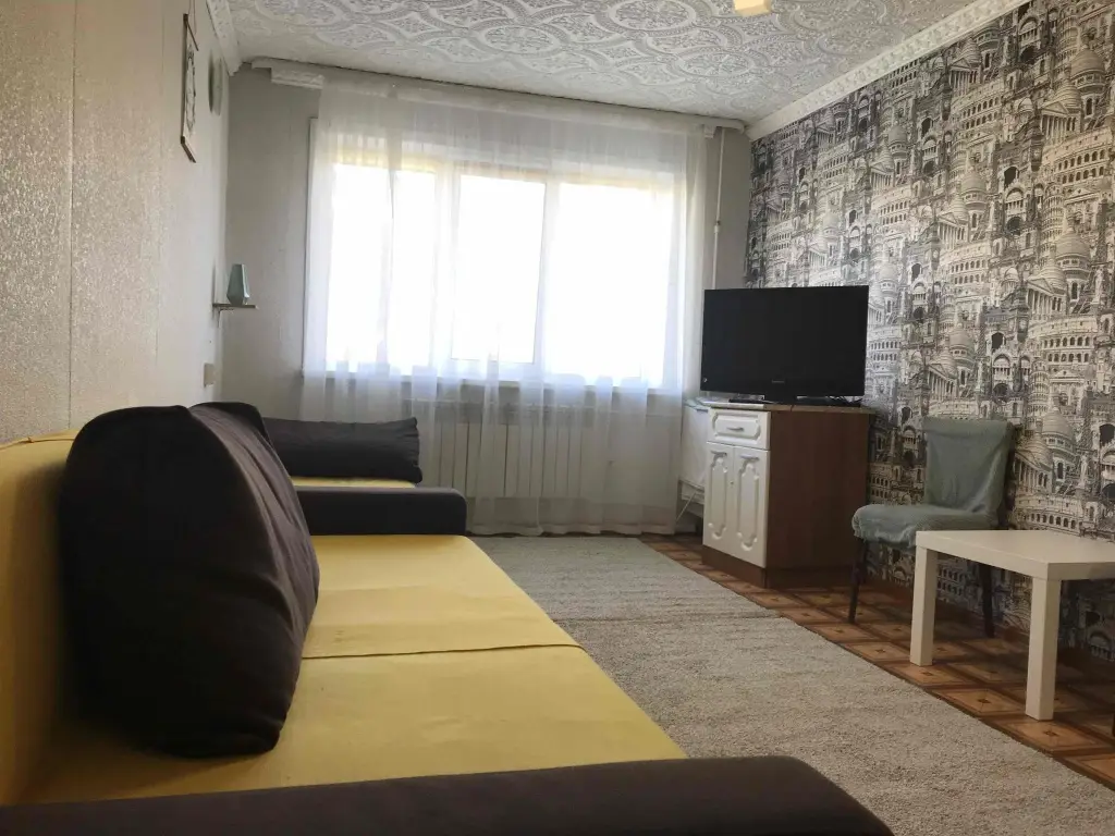Невьянск: Апартаменты на улице Матвеева 36