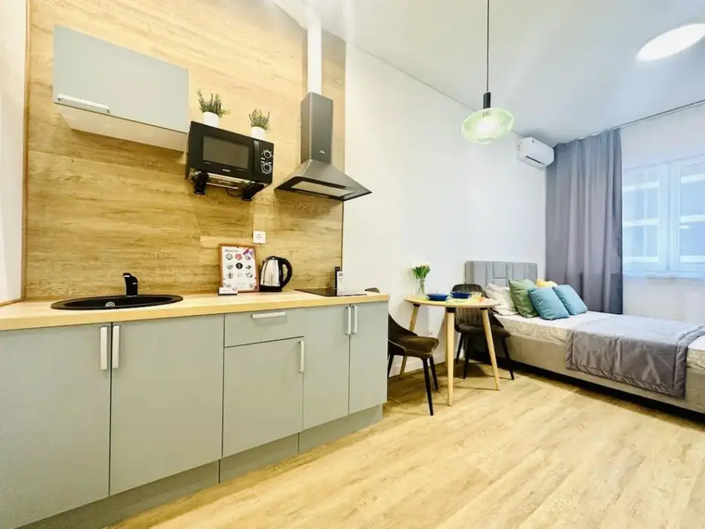 Уфа: Apartments on Revolyutsionnaya Street