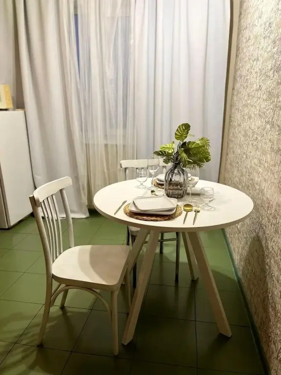 Прокопьевск: Home Hotel (Хоум Отель) в 10-м микрорайоне 13