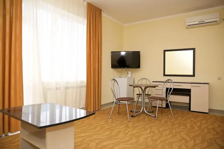 Сочи: Отель Лазурь Курортный
