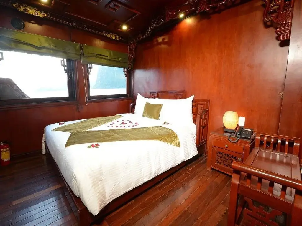 Халонг: Halong Royal Palace Cruise