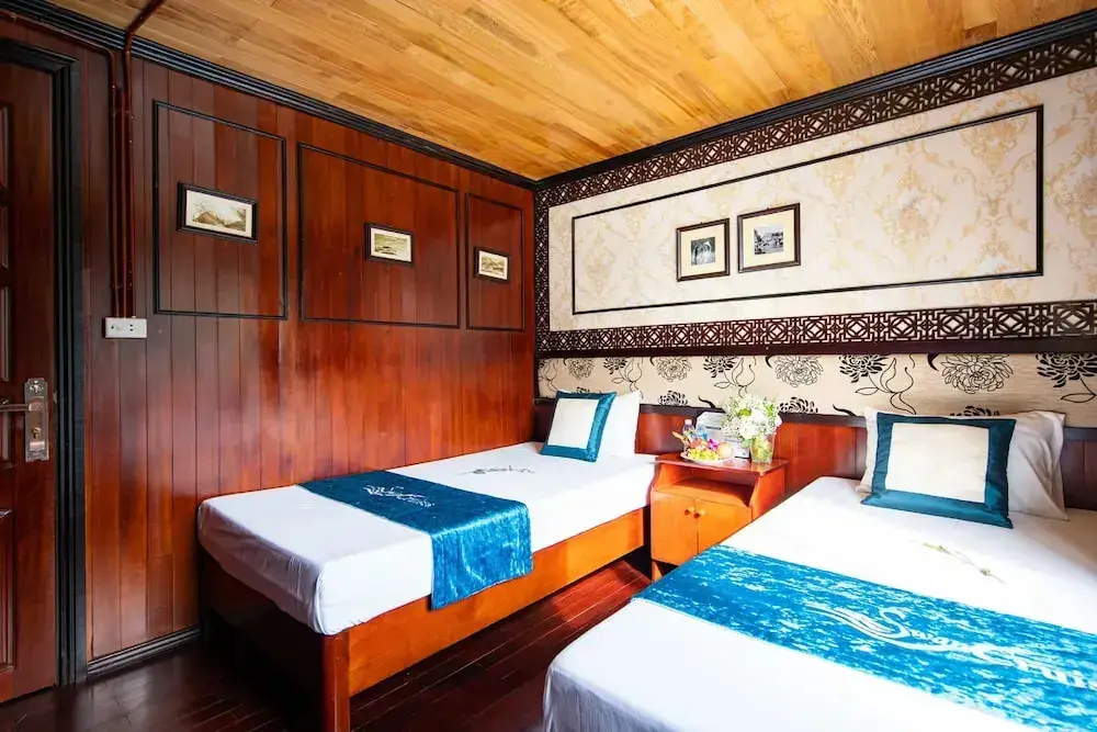 Халонг: Swan Cruises Halong