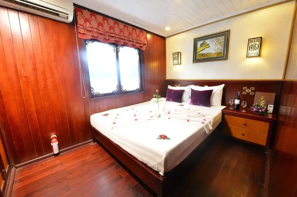Халонг: Imperial Classic Cruise Halong
