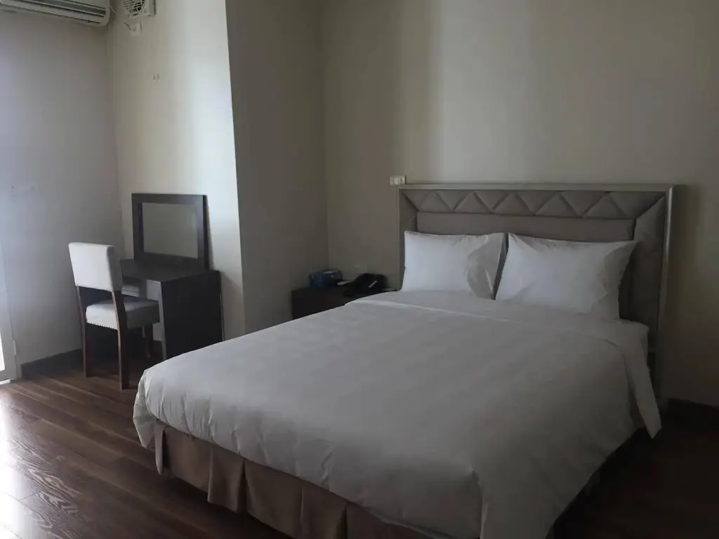 Ханой: Tulip Hotel HN - by BAY LUXURY