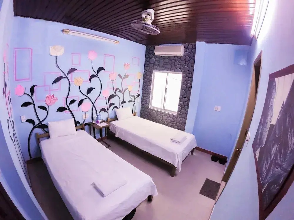 Хойан: The Youth Hotel