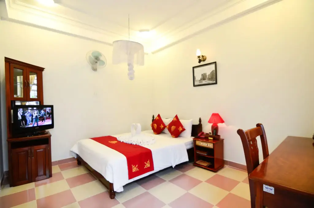 Хойан: Nhi Nhi Hotel