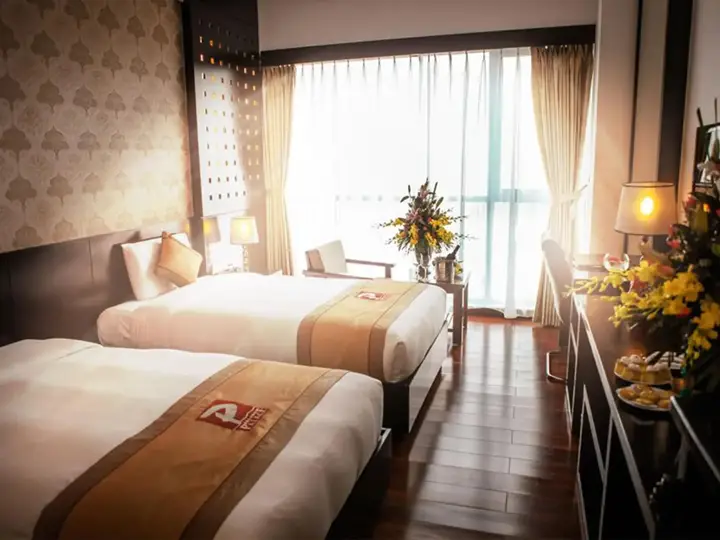 Халонг: Halong Palace Hotel
