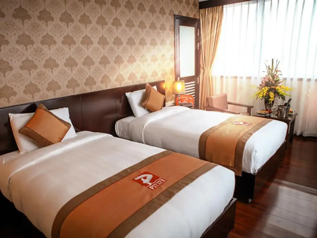 Халонг: Halong Palace Hotel