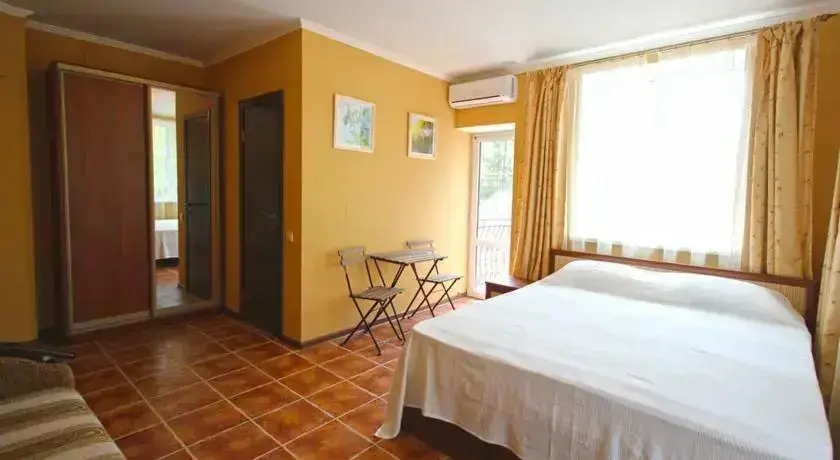Анапа: Guest House "At Irina"