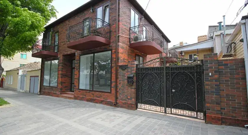 Guest House "At Irina" — фото 1