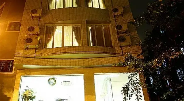 Lavish Centre Hotel — фото 1
