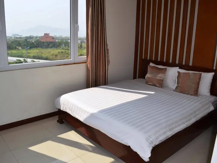 Халонг: Song Loc Hotel