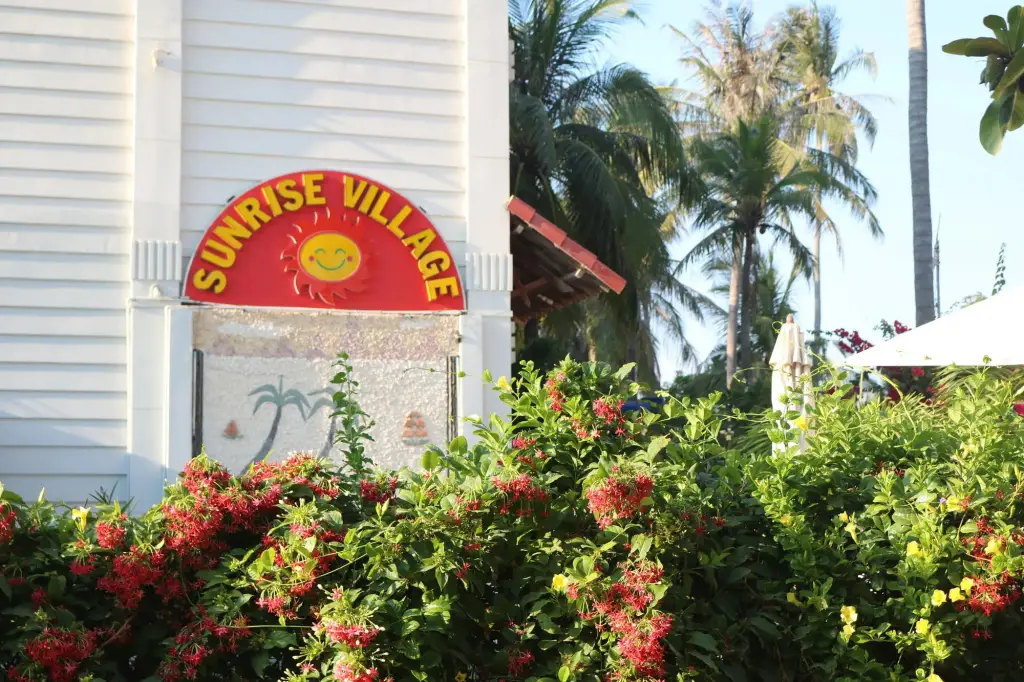 Sunrise Village Hotel — фото 1