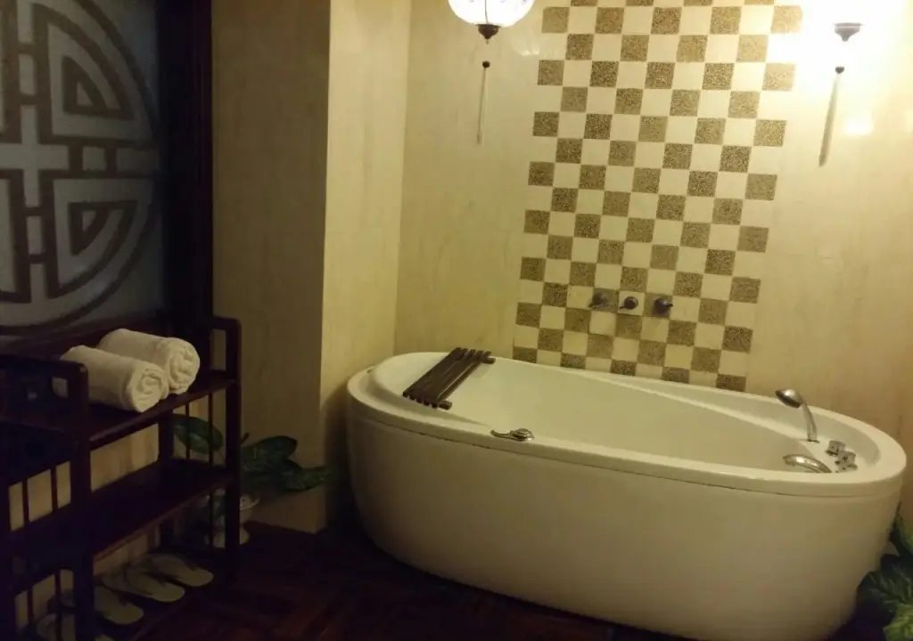 Хойан: Long Life Riverside Hotel & Spa