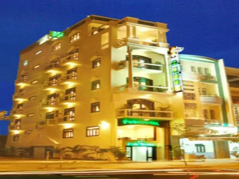 Y Van Hotel — фото 1