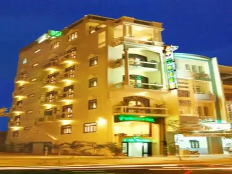 Y Van Hotel — фото 1