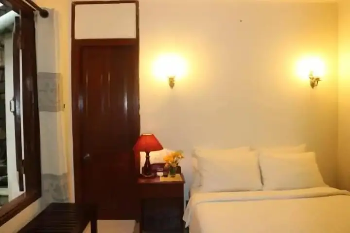 Хойан: Nhi Trung Hotel