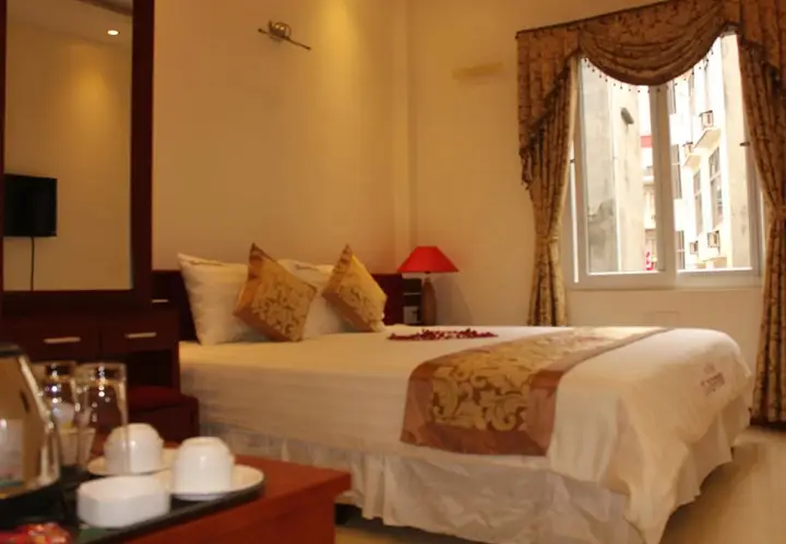 Халонг: Hạ Long Starlight Hotel