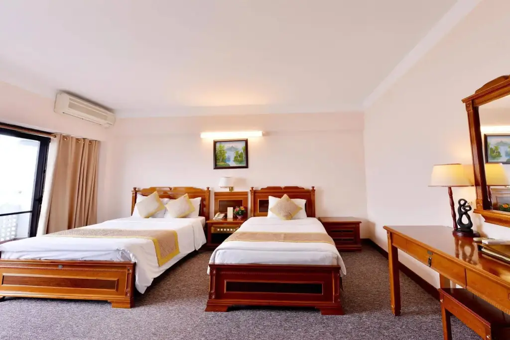 Халонг: Cong Doan Ha Long Hotel