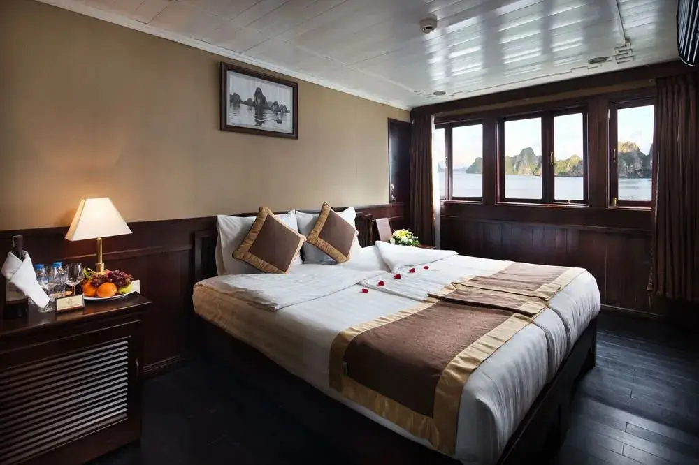 Халонг: Image Halong Cruises
