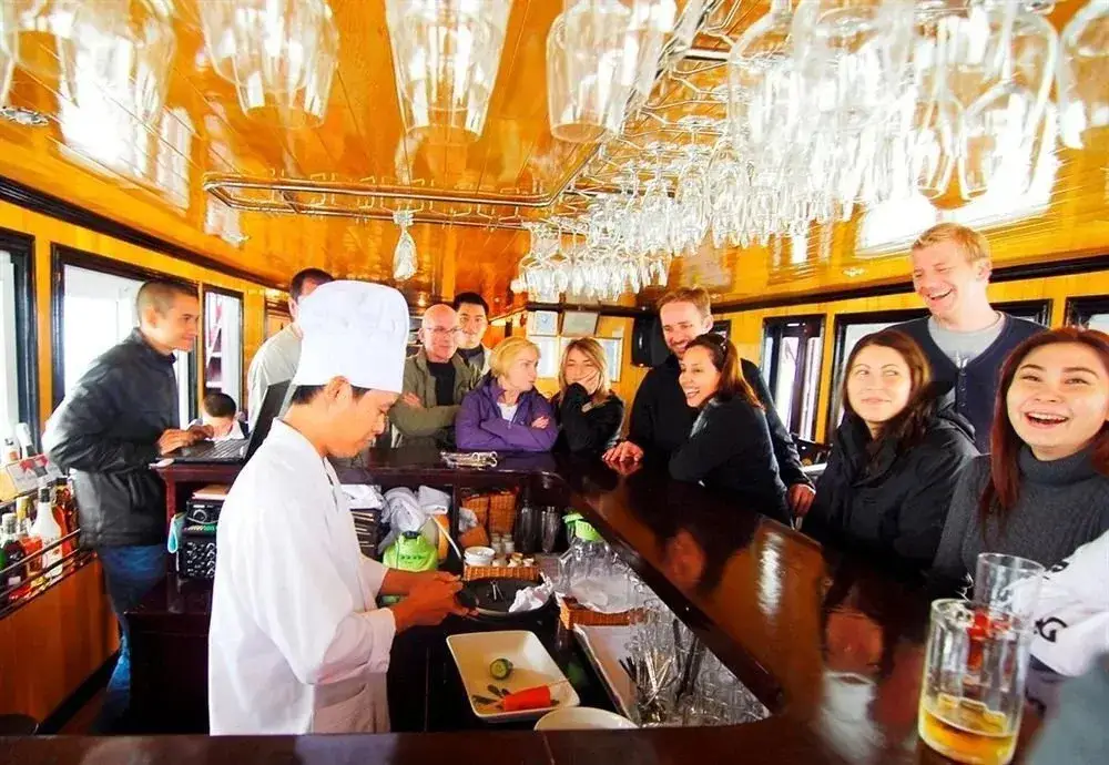 Халонг: Alova Gold Cruises Halong
