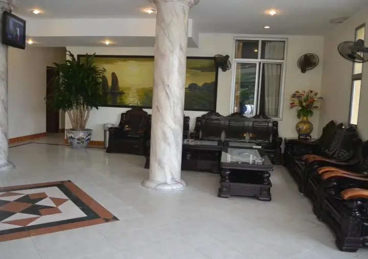 Халонг: Bien Dong Hotel Halong