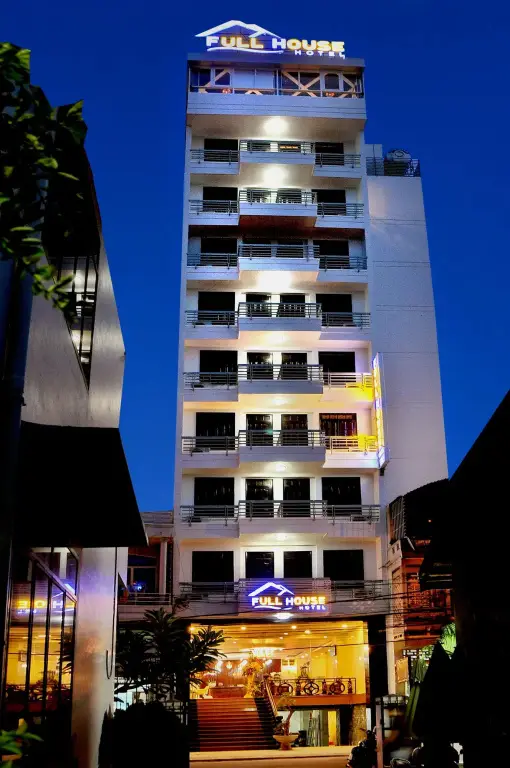 Full House Hotel — фото 1