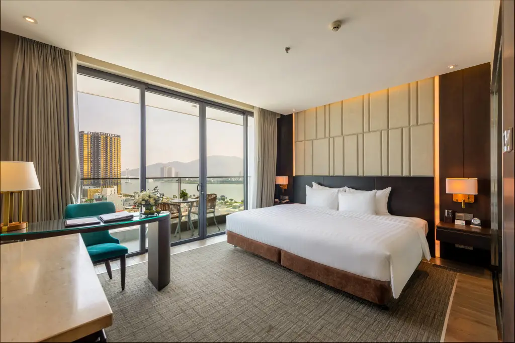 Дананг: New Orient Hotel Danang