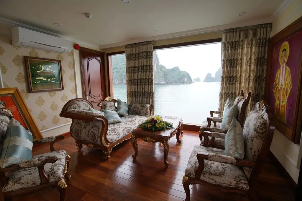 Халонг: Emperor Cruises Legacy Halong