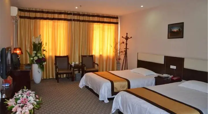 Шиянь: Wudangshan Yinjie Holiday Hotel