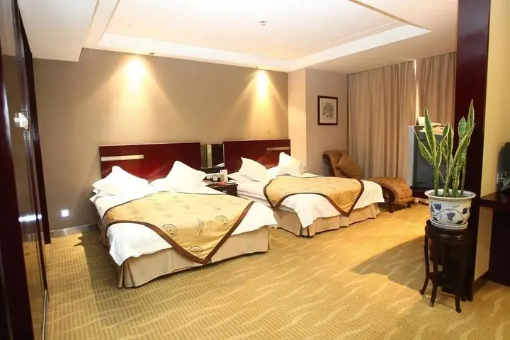 Цзинань: Thank Inn Shandong Jinan Lixia District Jingshi Road Qianfoshan Hospital