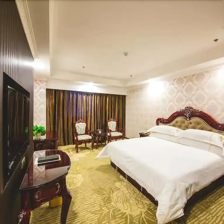 Линьи: Noble Earl Hotel