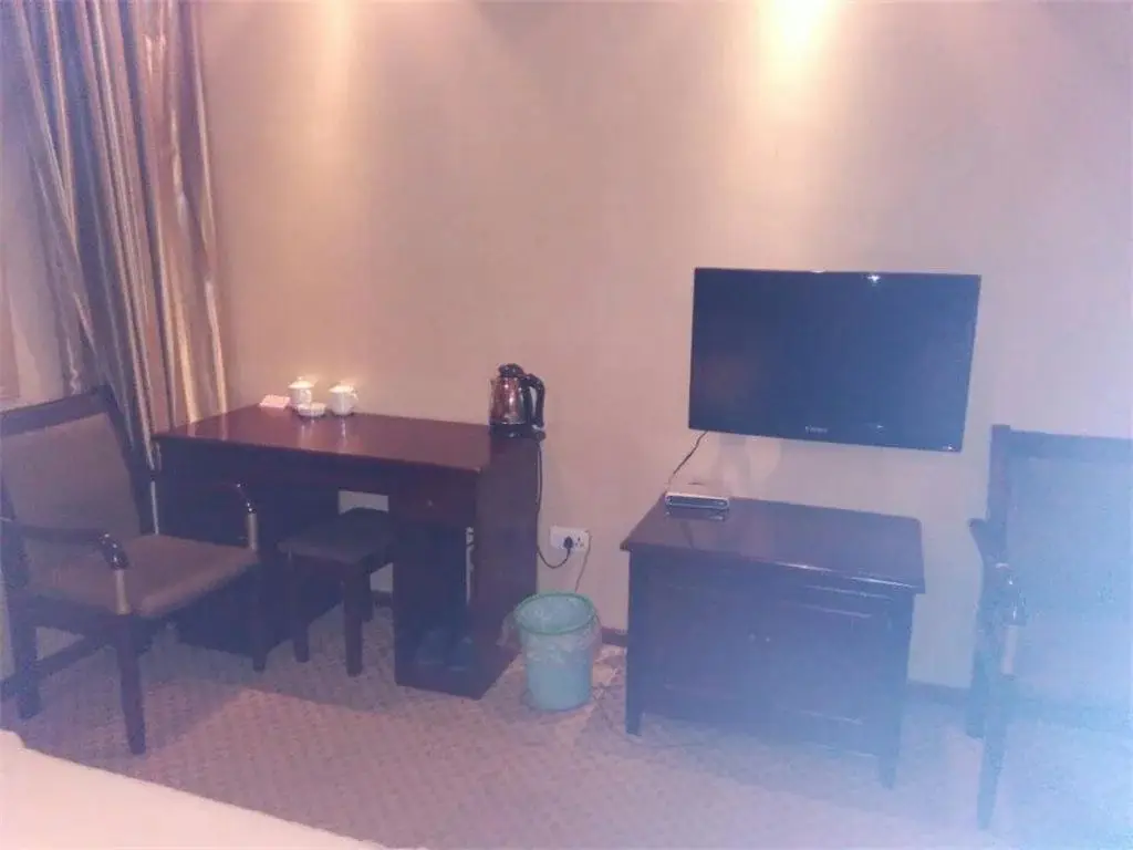 Шиянь: Wudangshan Ruifeng Business Hotel