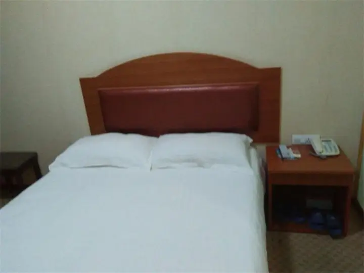 Шиянь: Wudangshan Ruifeng Business Hotel