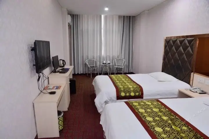 Шиянь: Yunxian Tianan , Power Hotel