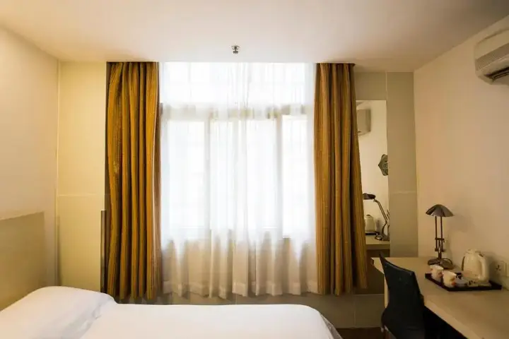 Шанхай: Motel Shanghai Shibei Industrial Park West Jiangchang Road
