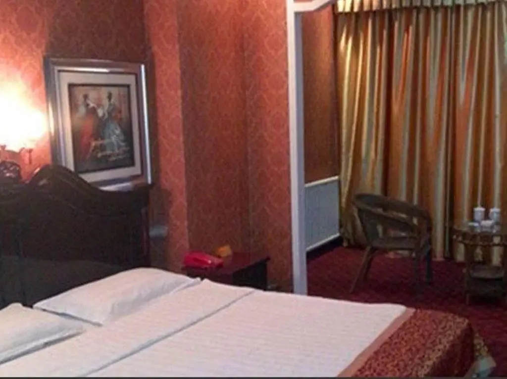 Линьи: Yidali Business Hotel
