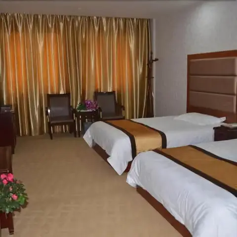 Wudang Mountain Tianyi Holiday Hotel — фото 1