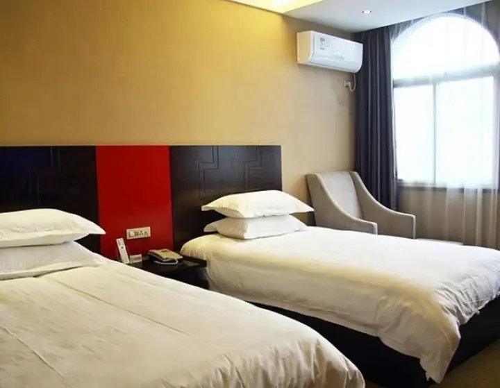 Шиянь: Wudangshan Zhenwu Grand Hotel