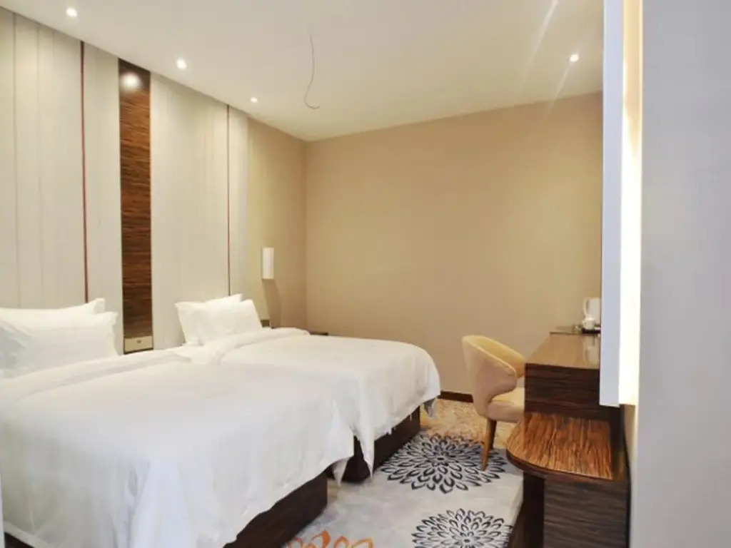 Нанкин: Lavande Hotel Nanjin Shuiximen Mochou Lake Garden