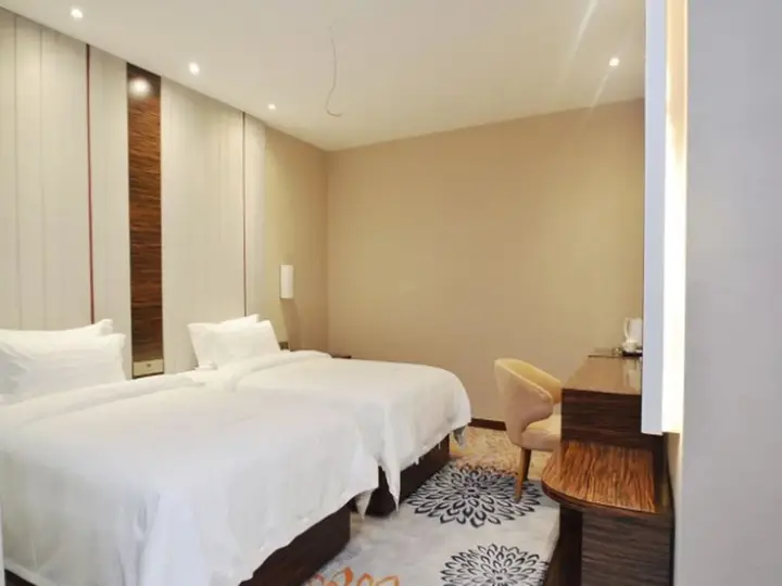 Нанкин: Lavande Hotel Nanjin Shuiximen Mochou Lake Garden