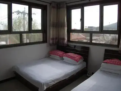 Пекин: Longqingxia Jixiangyu Guesthouse
