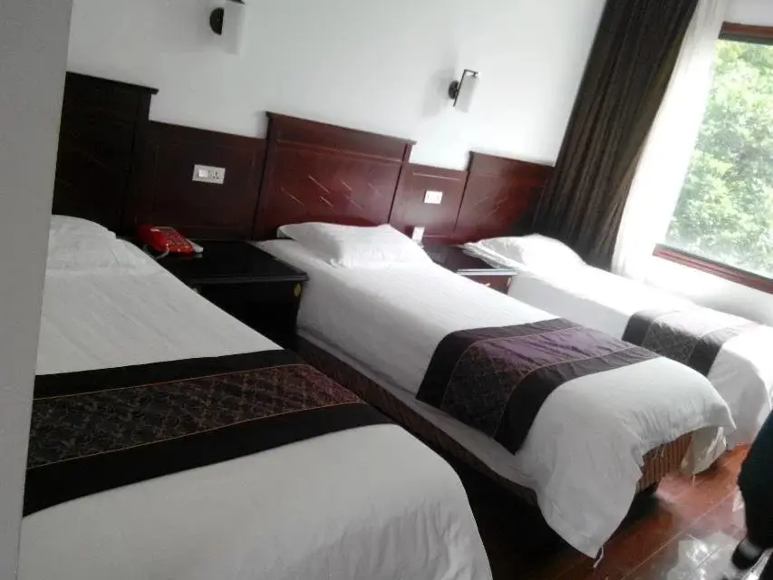 Шиянь: Kowloon Hotel