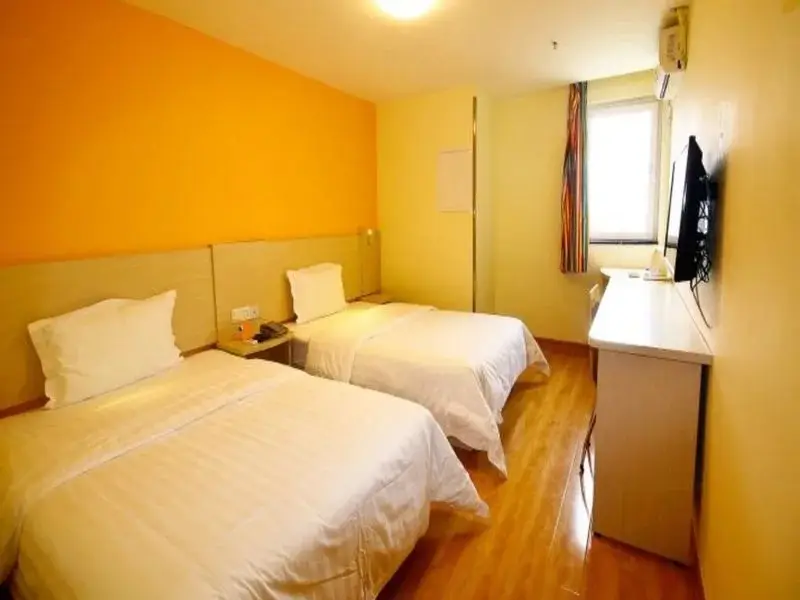 Сиань: 7Days Inn Xi'an Fengcheng Road Number Four Airport Shuttle Bus Station