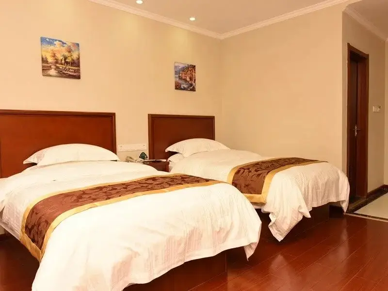 Цзинань: GreenTree Inn ShanDong Province Jinan Zhangqiu University City Express Hotel