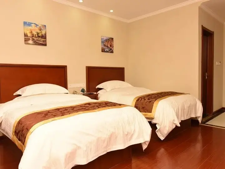 Цзинань: GreenTree Inn ShanDong Province Jinan Zhangqiu University City Express Hotel